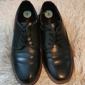 Kids boy black shoes Size 2